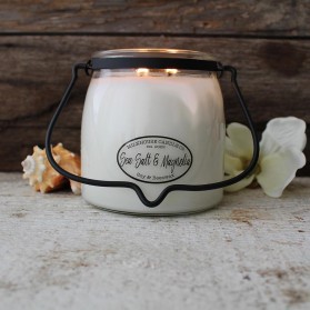 Sea Salt & Magnolia średnia świeca Milkhouse Candle